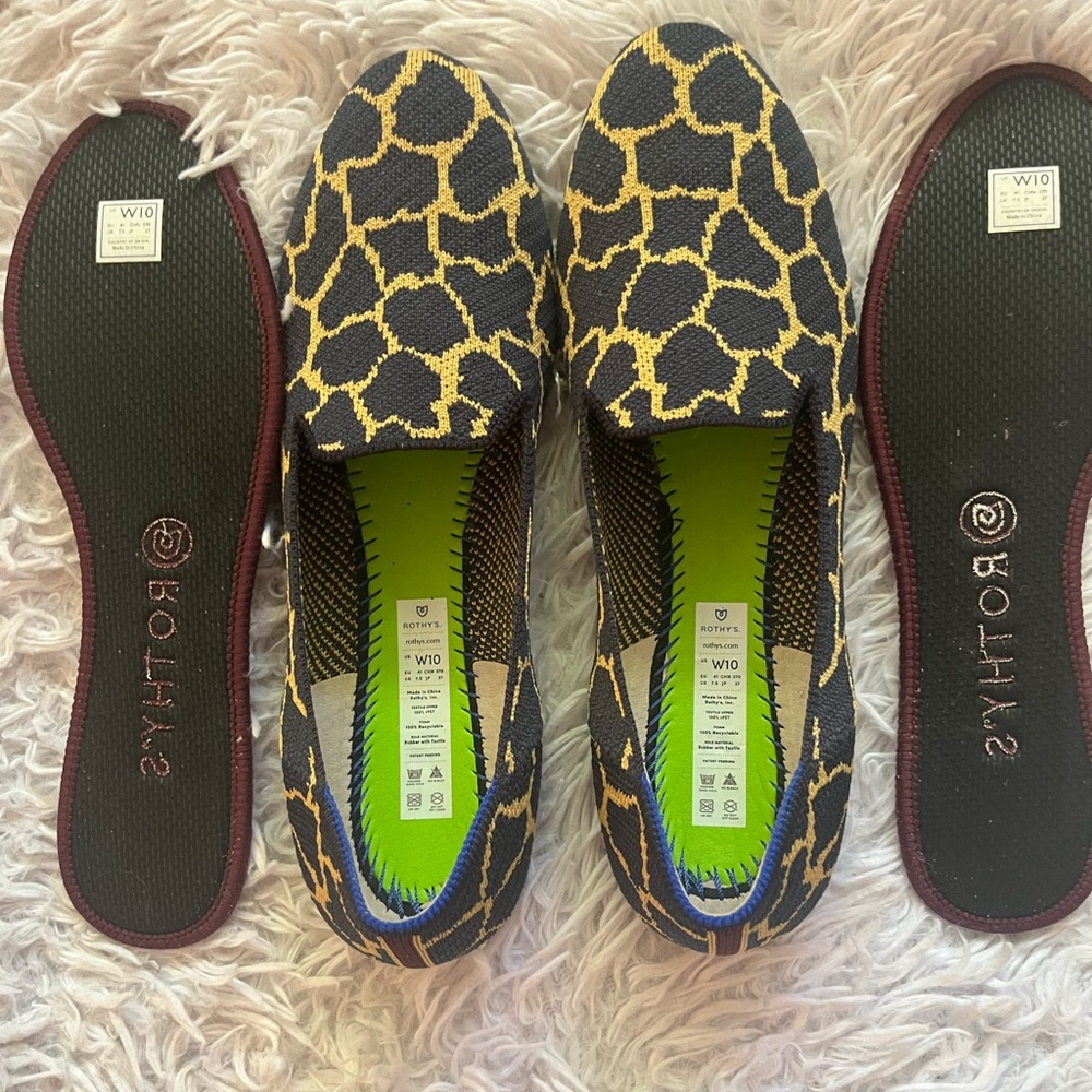 Rothy’s loafers size 10 Navy Giraffe